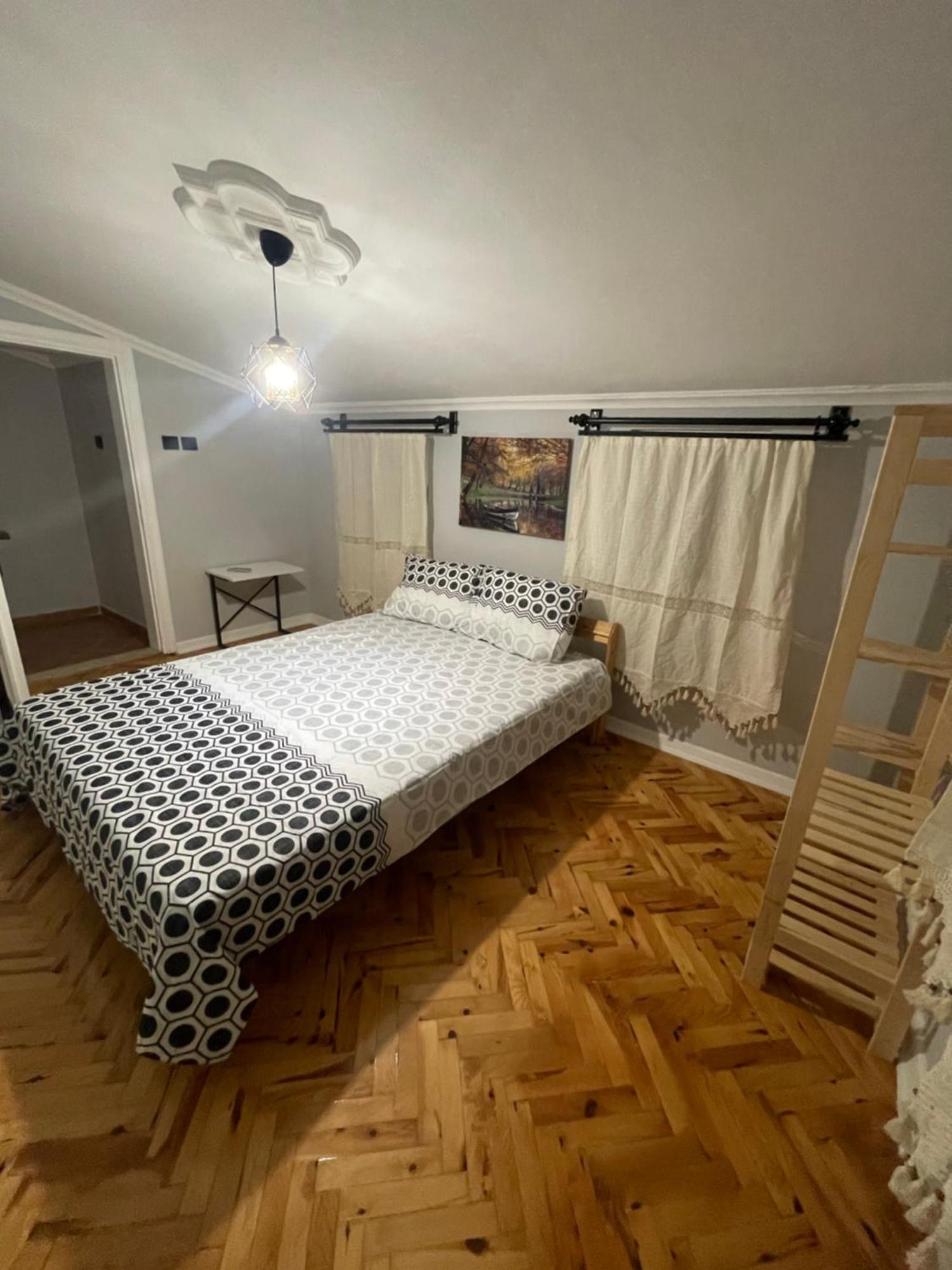 Sirinyali Denize 100 M Gunluk Daireler Apartment